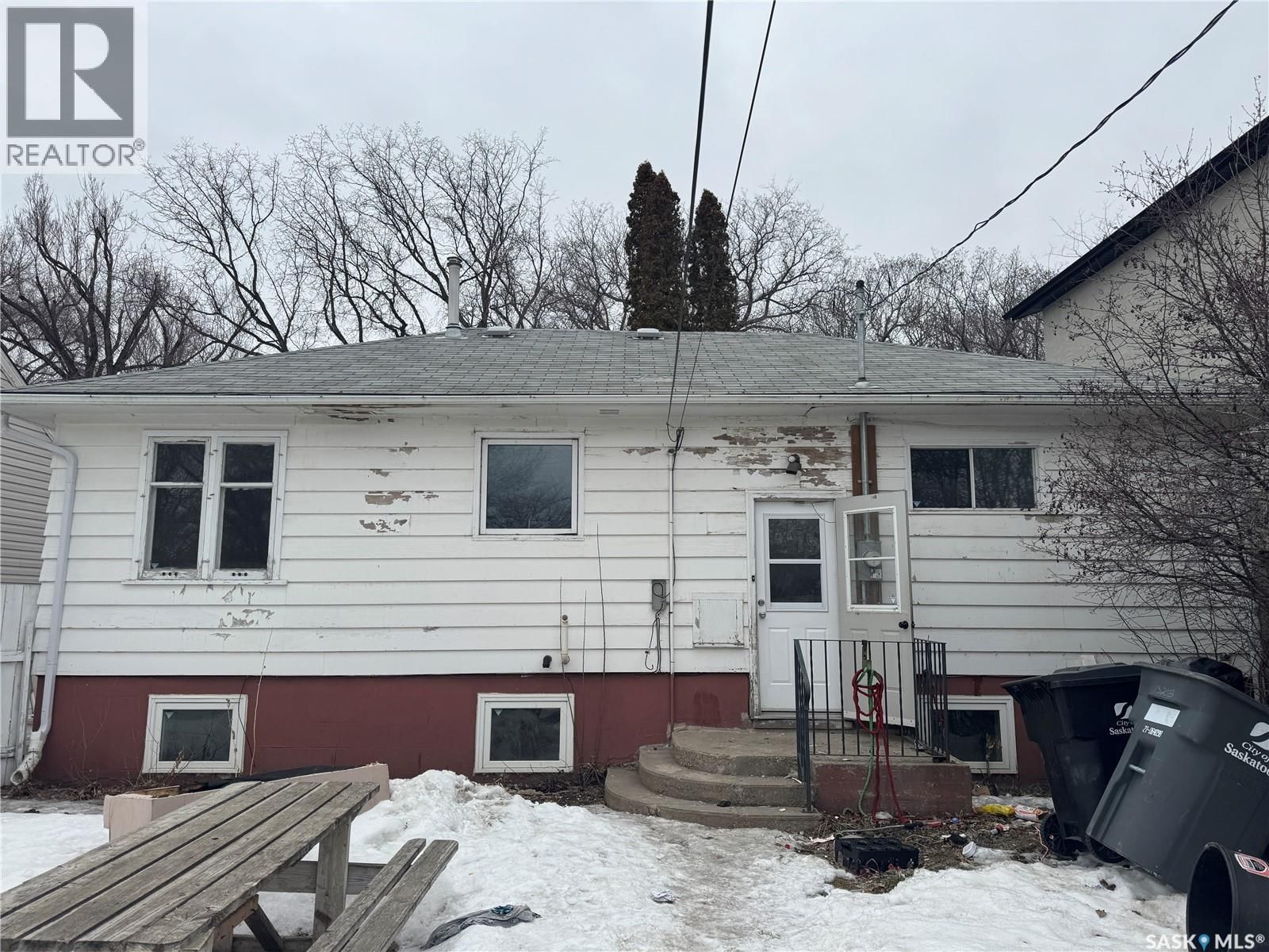 1318 B AVENUE Image 34