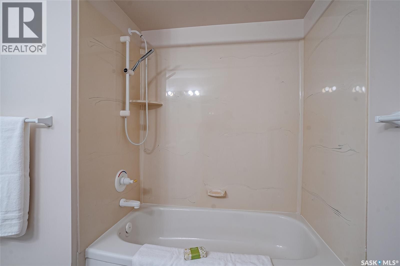 HEPBURN ACRES Image 31