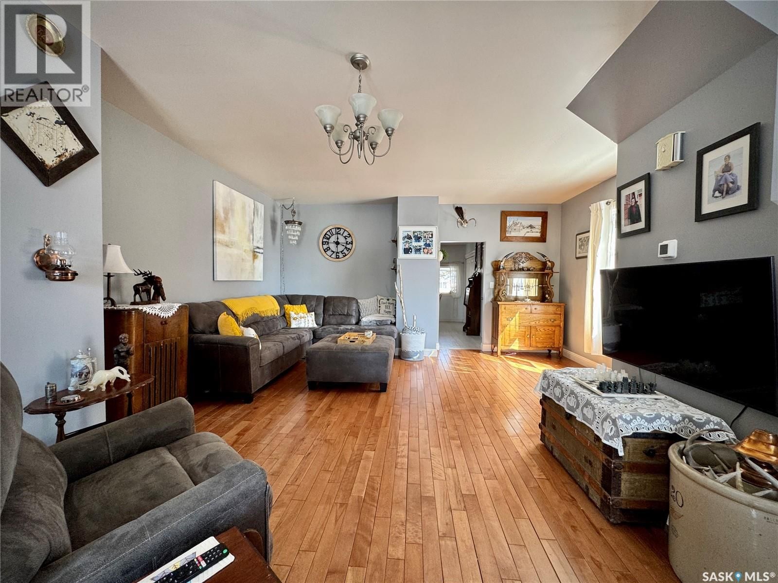 312 VINCENT AVENUE Image 18