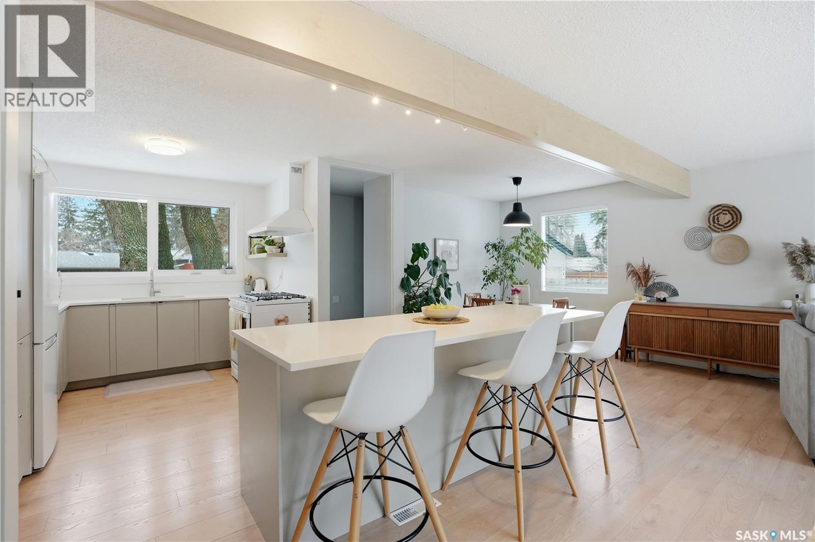 2 LING STREET Image 10