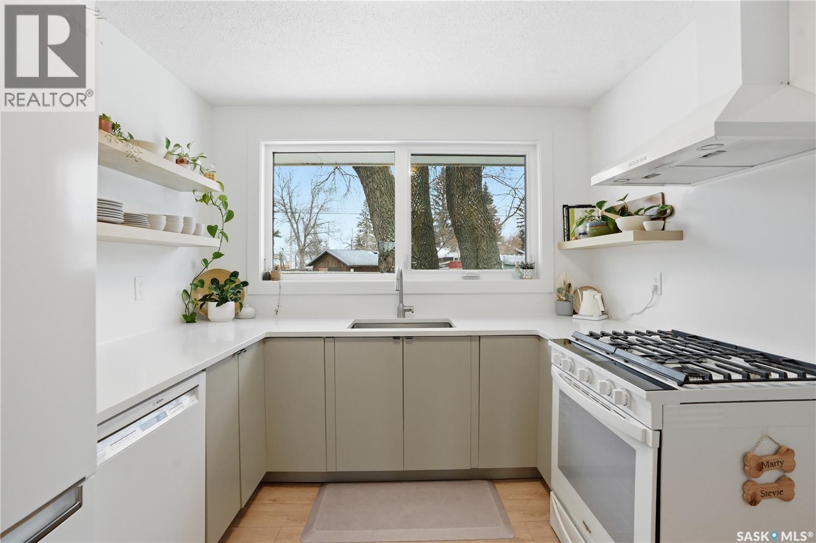 2 LING STREET Image 13