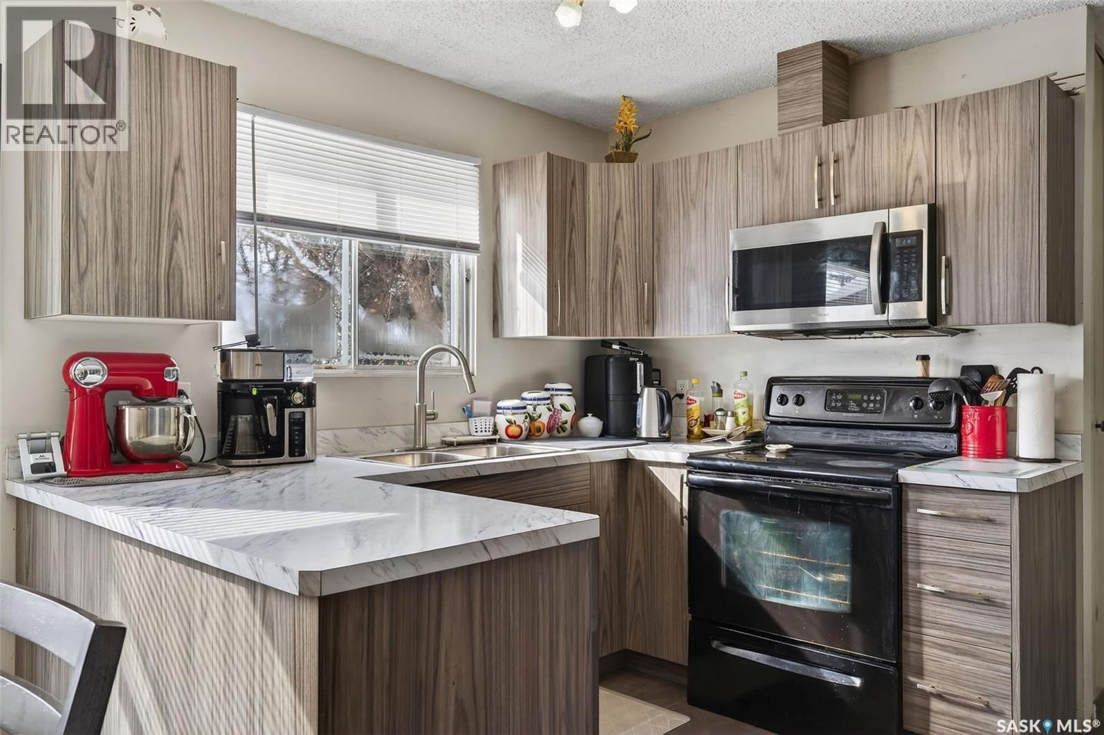 555 32ND STREET Image 12