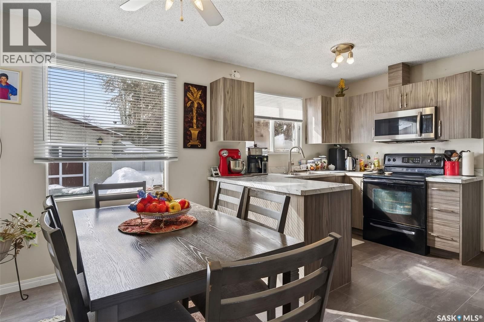 555 32ND STREET Image 8