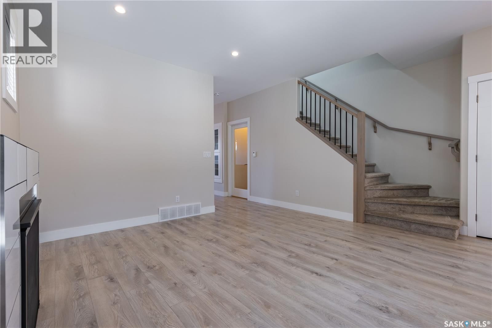 1037 7TH STREET Image 12