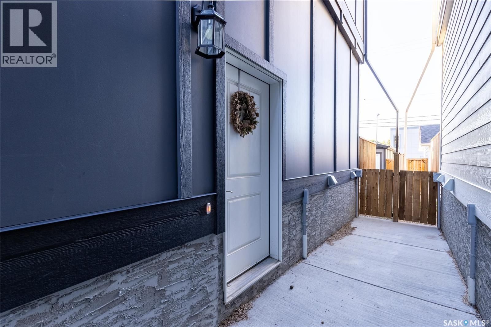 1037 7TH STREET Image 34