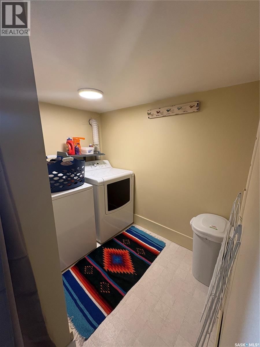 643 3RD STREET Image 12