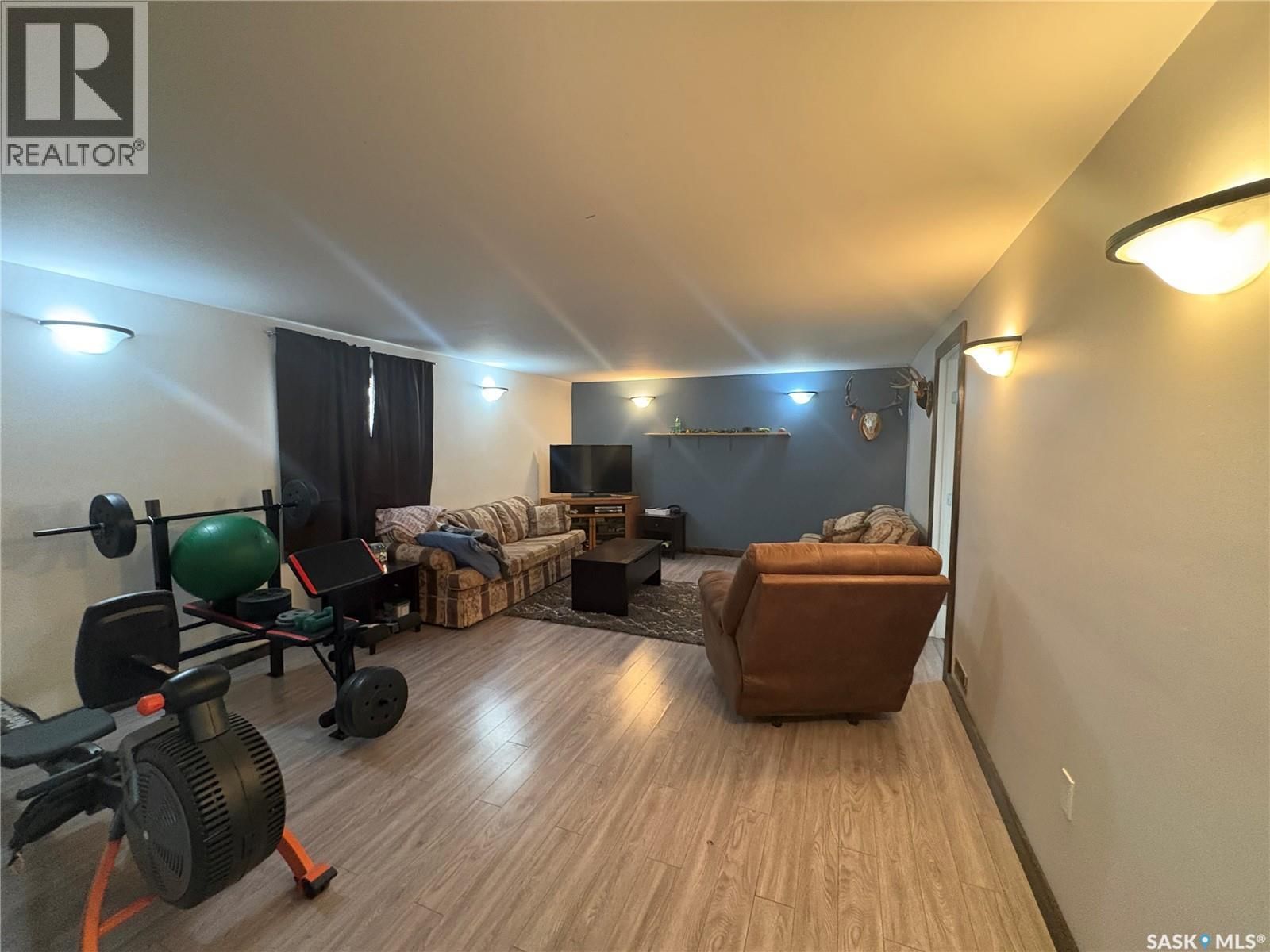 643 3RD STREET Image 14