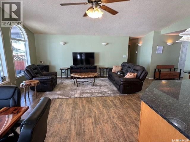 193 & 194 GORDON DRIVE Image 31