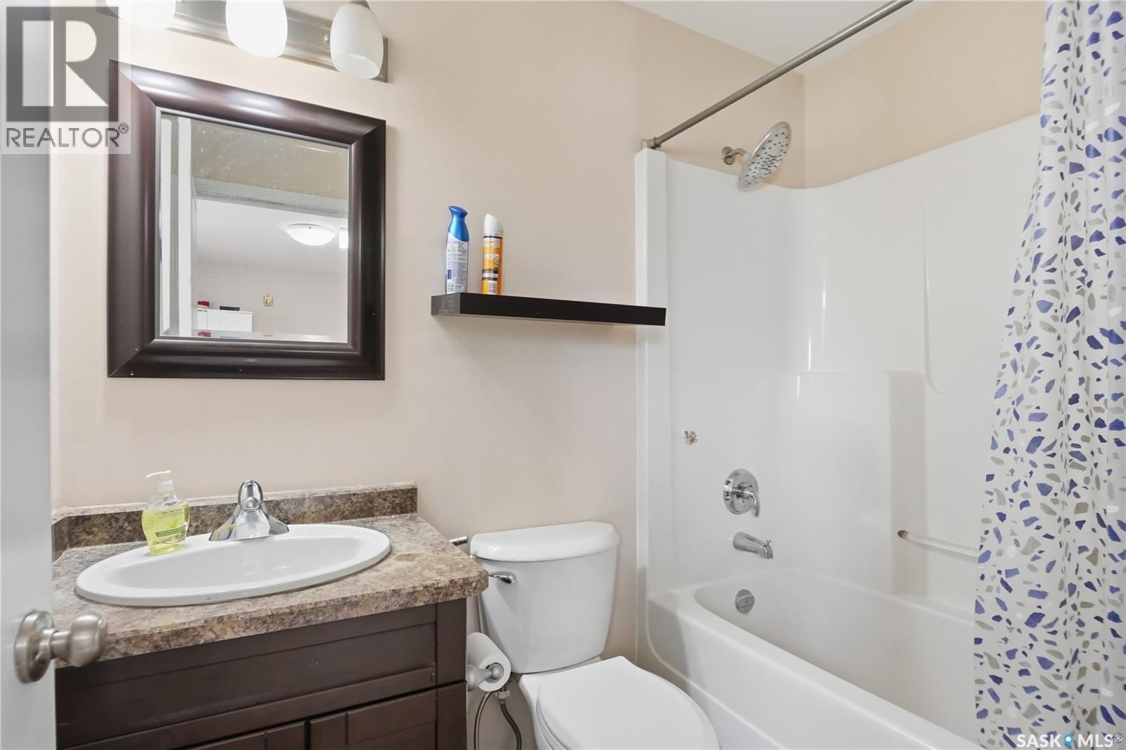 102 WHALLEY CRESCENT Image 15