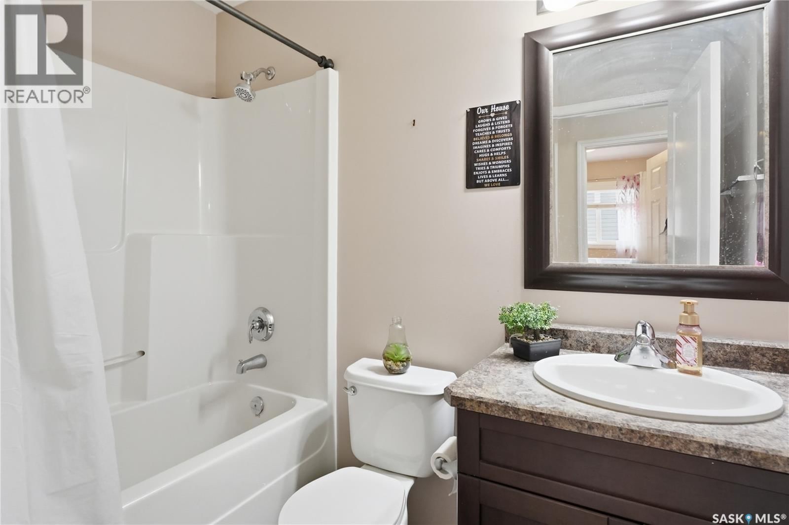 102 WHALLEY CRESCENT Image 18