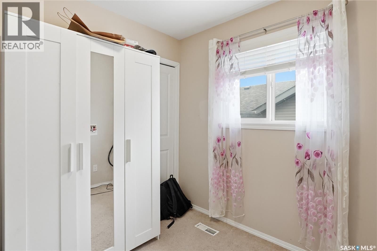 102 WHALLEY CRESCENT Image 19