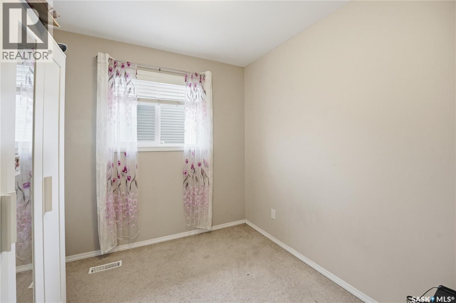 102 WHALLEY CRESCENT Image 20