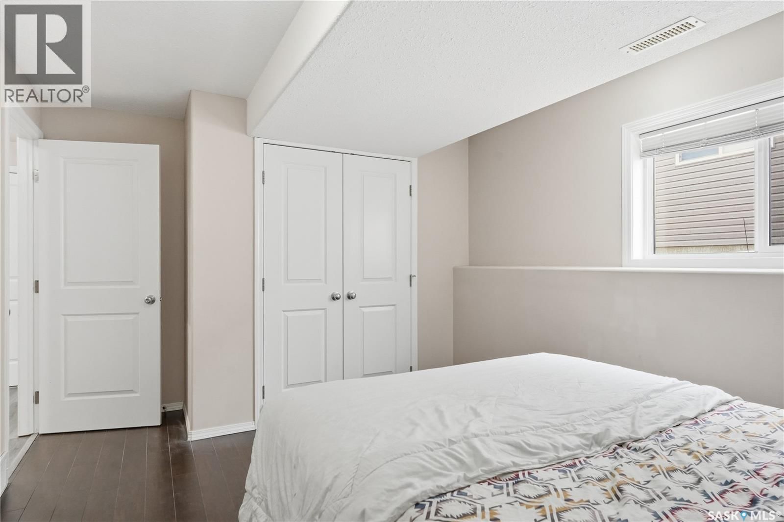 102 WHALLEY CRESCENT Image 26