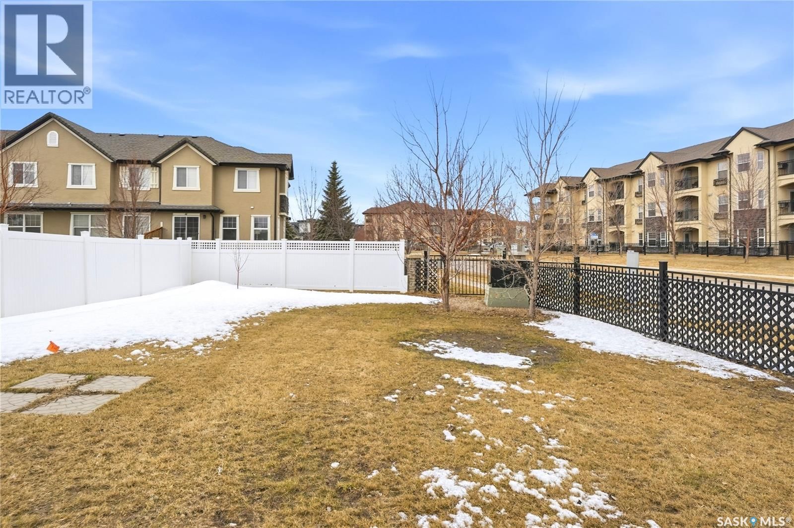 102 WHALLEY CRESCENT Image 33