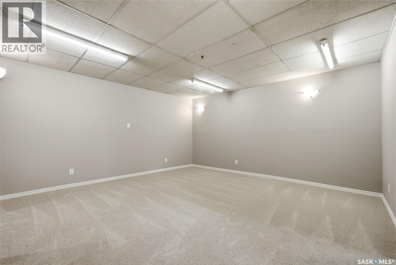 2102 CUNNING CRESCENT Image 26