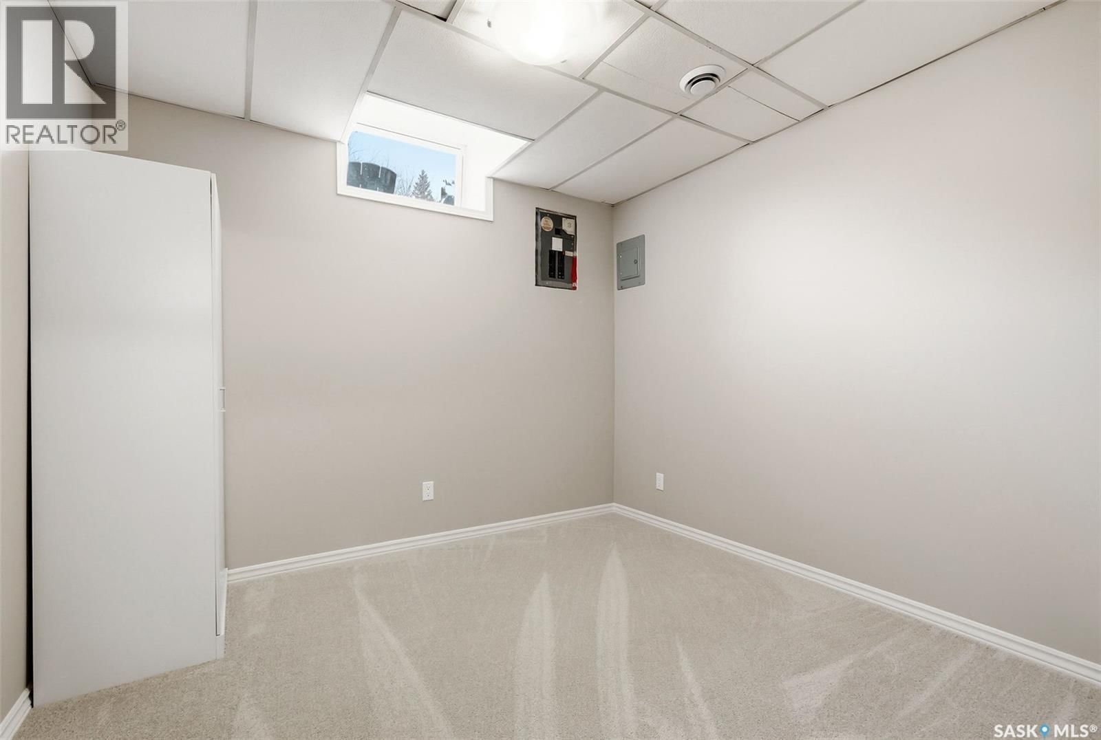 2102 CUNNING CRESCENT Image 29