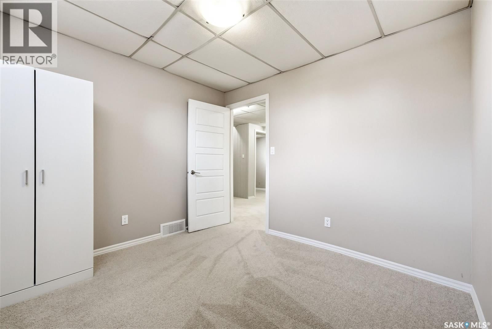 2102 CUNNING CRESCENT Image 33