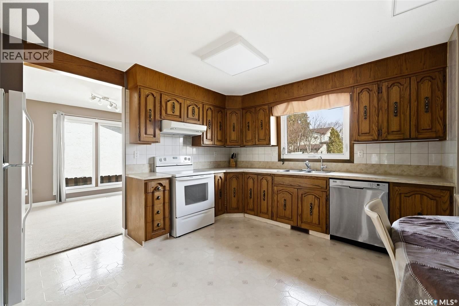 2102 CUNNING CRESCENT Image 7