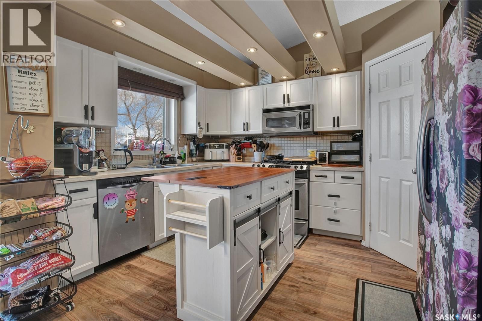 319 CRYSTAL WAY Image 6