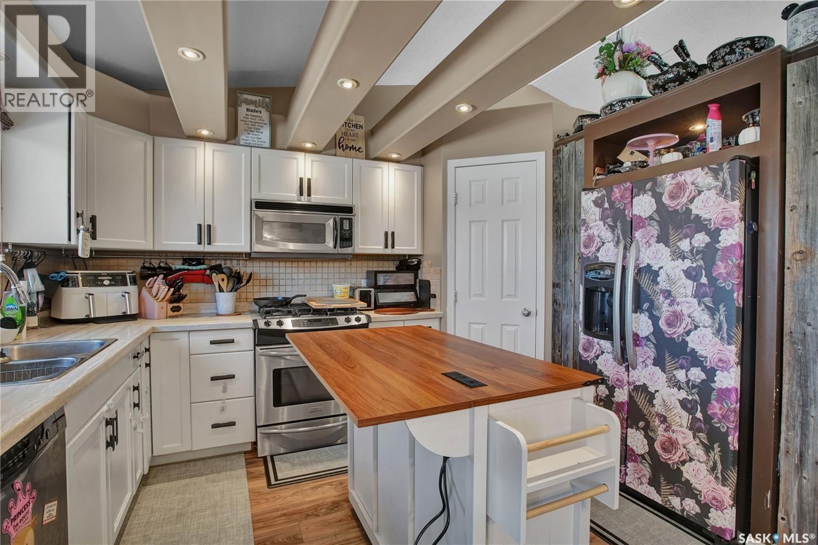 319 CRYSTAL WAY Image 7