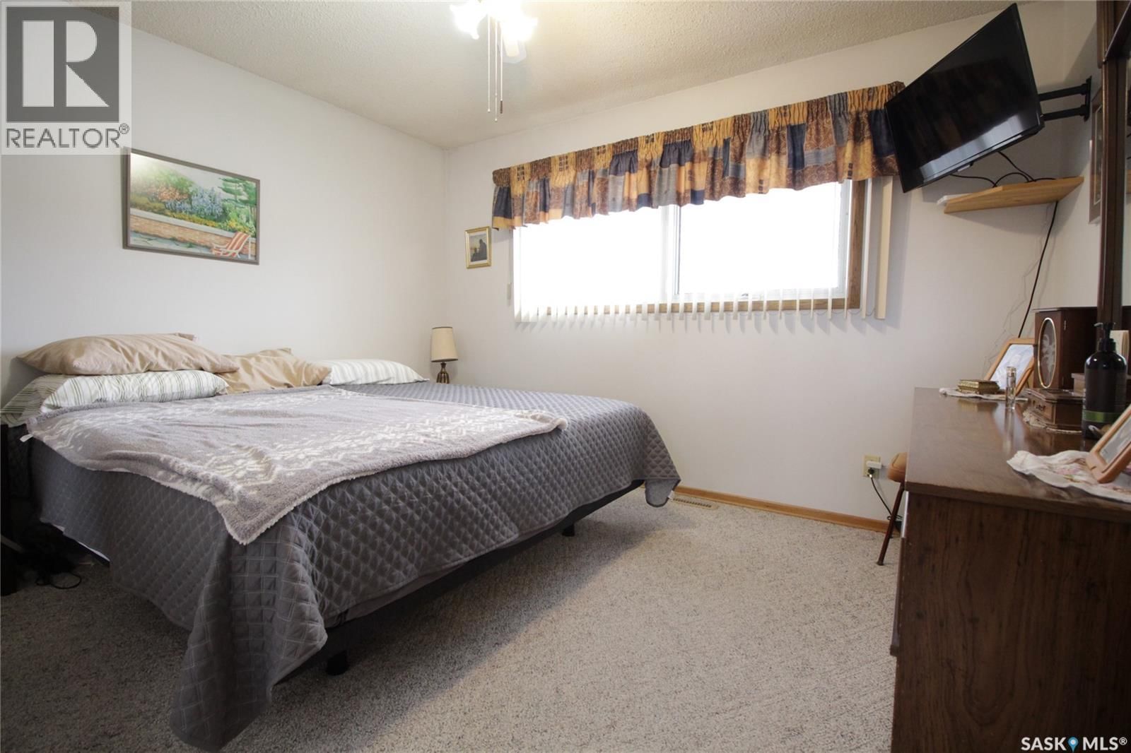 536 GERTIE STREET Image 12