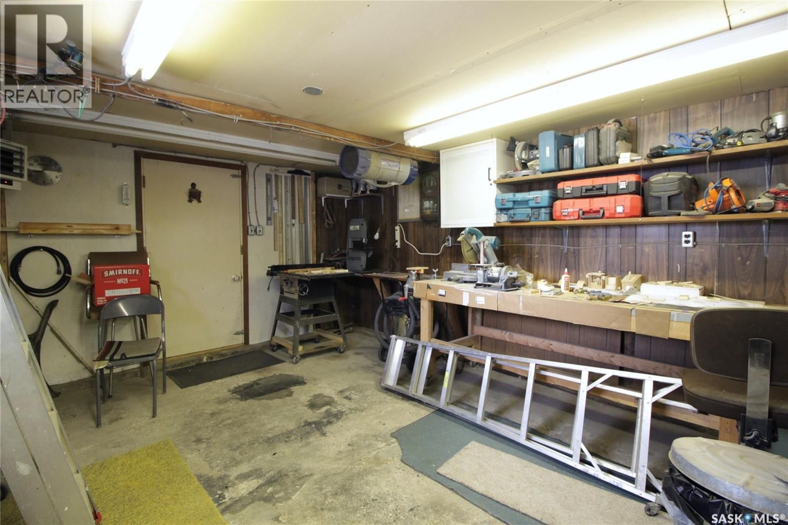 536 GERTIE STREET Image 23