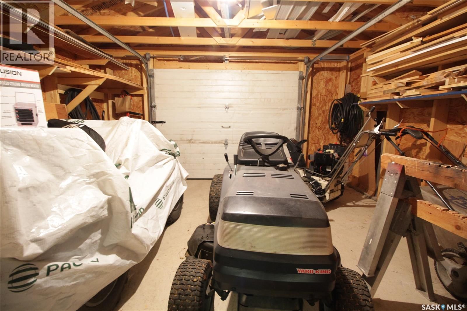 536 GERTIE STREET Image 24