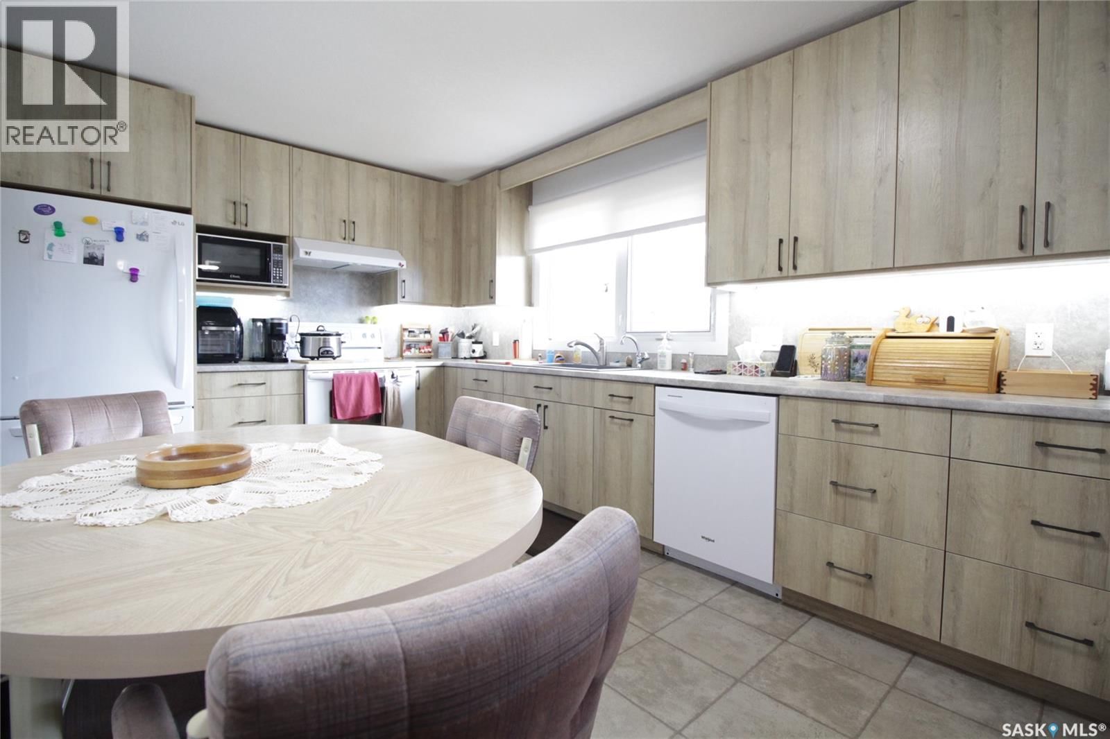 536 GERTIE STREET Image 5