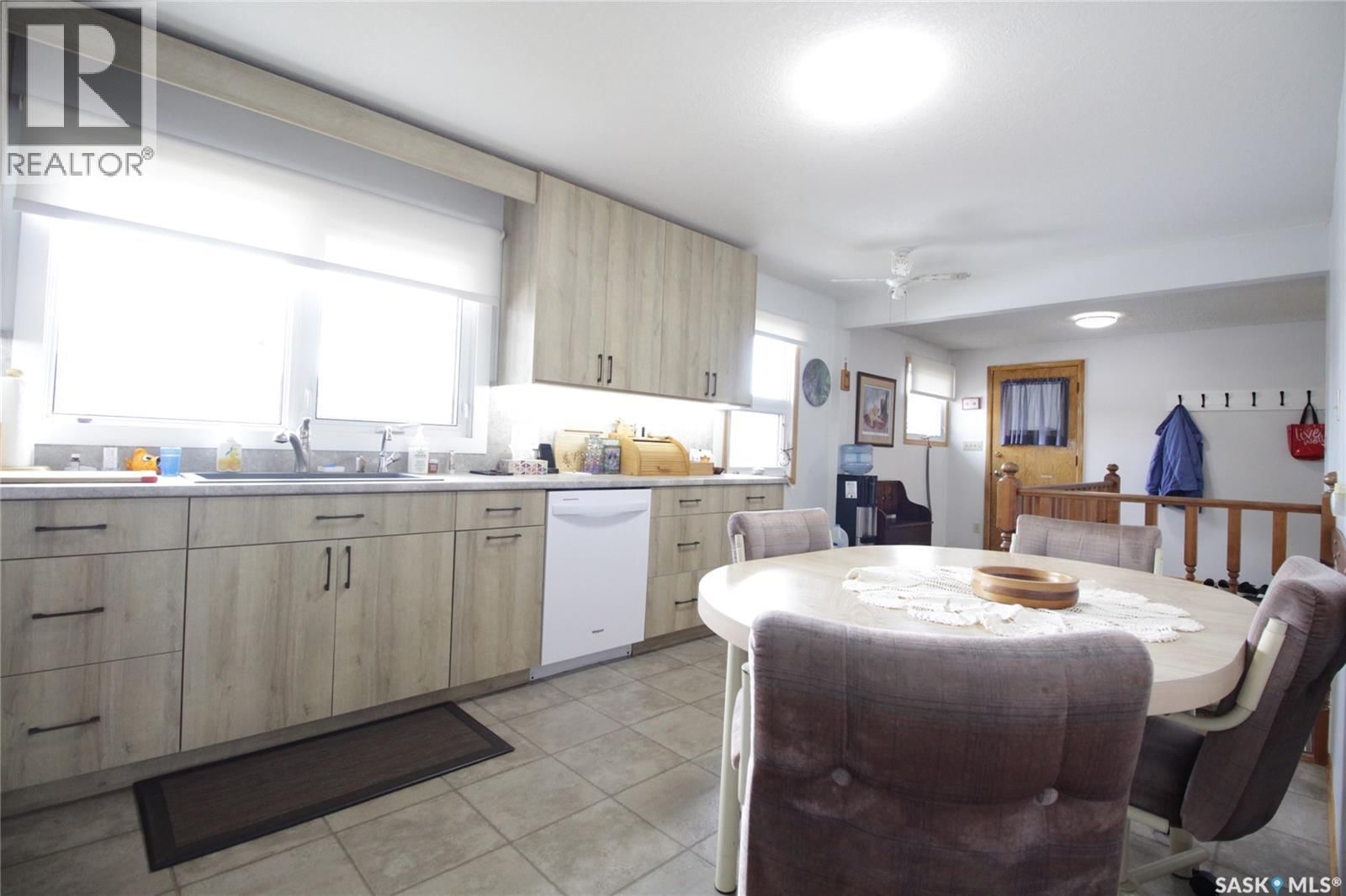 536 GERTIE STREET Image 6