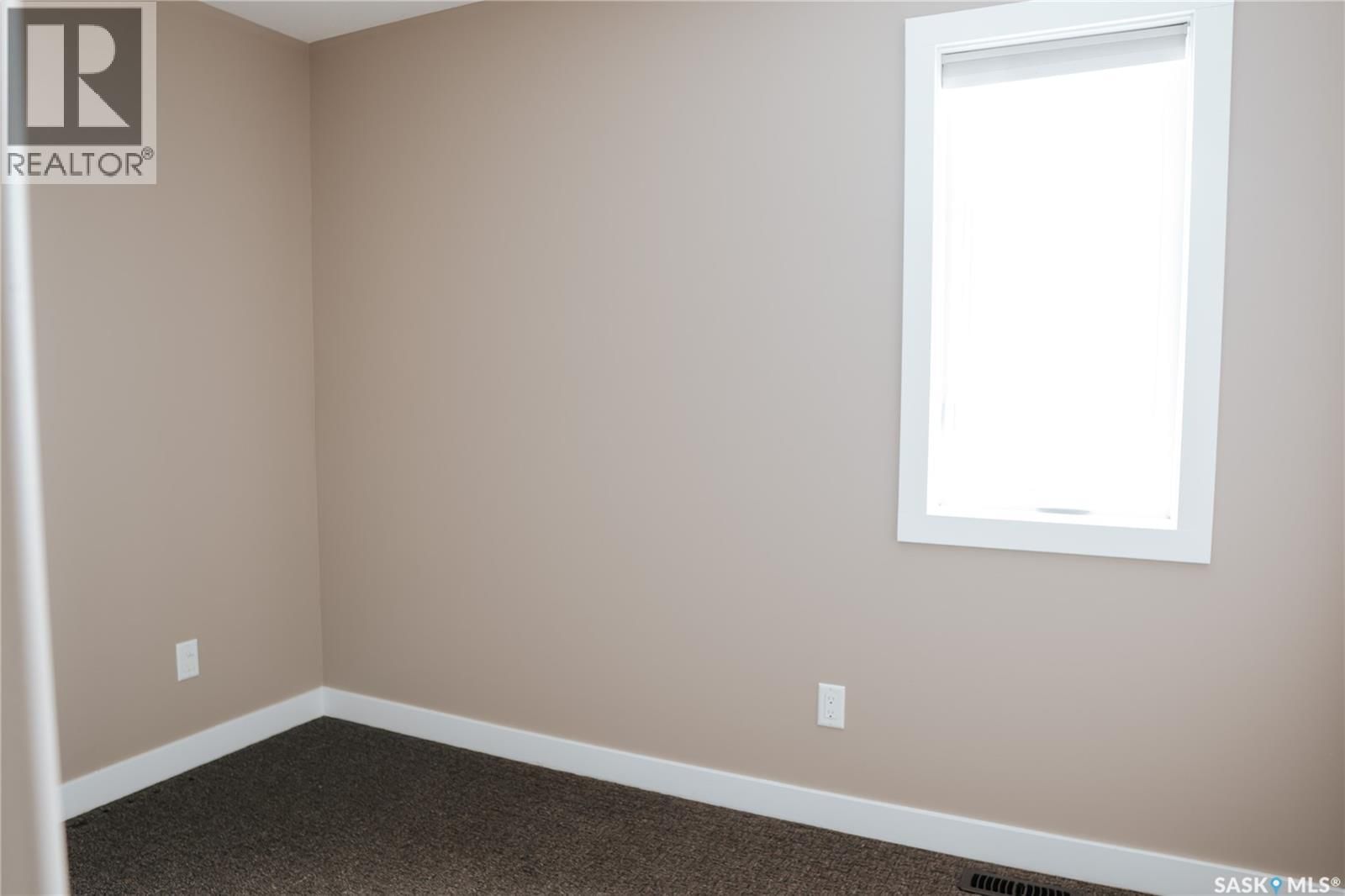 165 MCINTYRE STREET Image 11