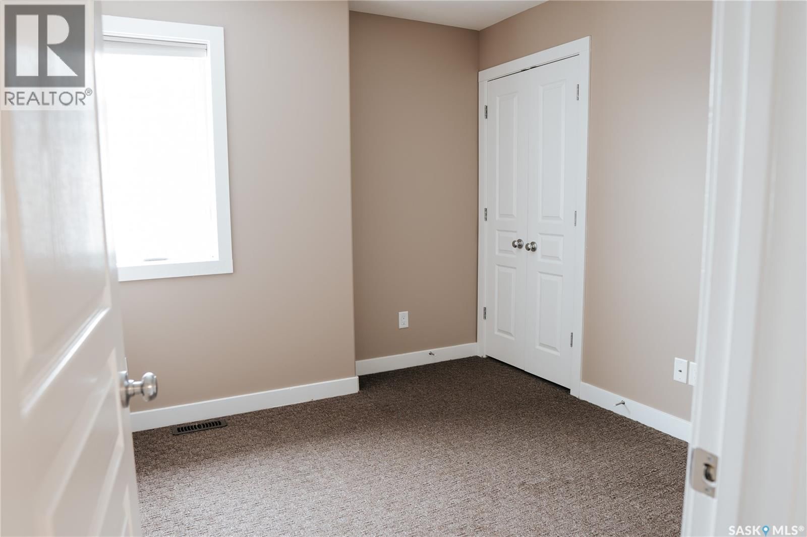 165 MCINTYRE STREET Image 12