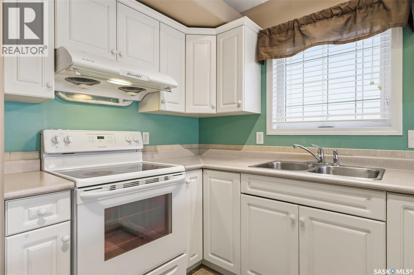 106 LASHYN COVE Image 10