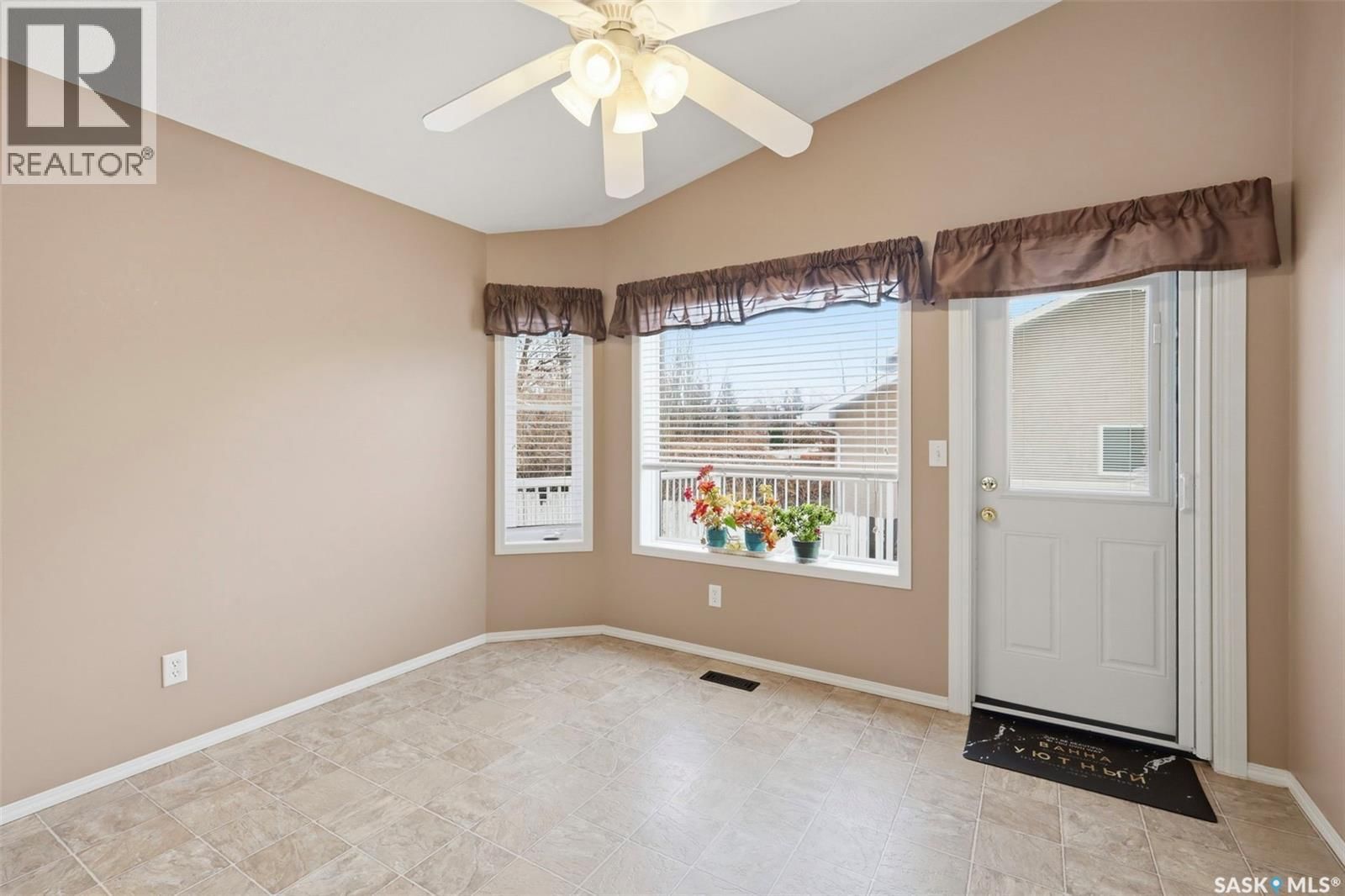 106 LASHYN COVE Image 17