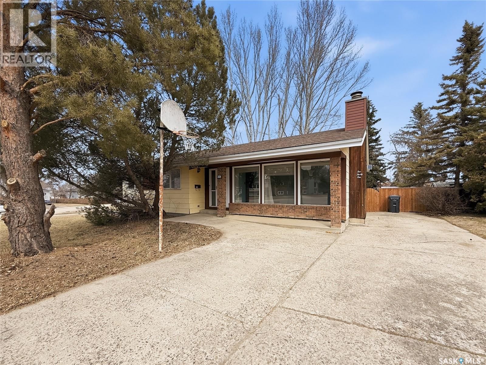 231 ELLIOTT PLACE Image 2