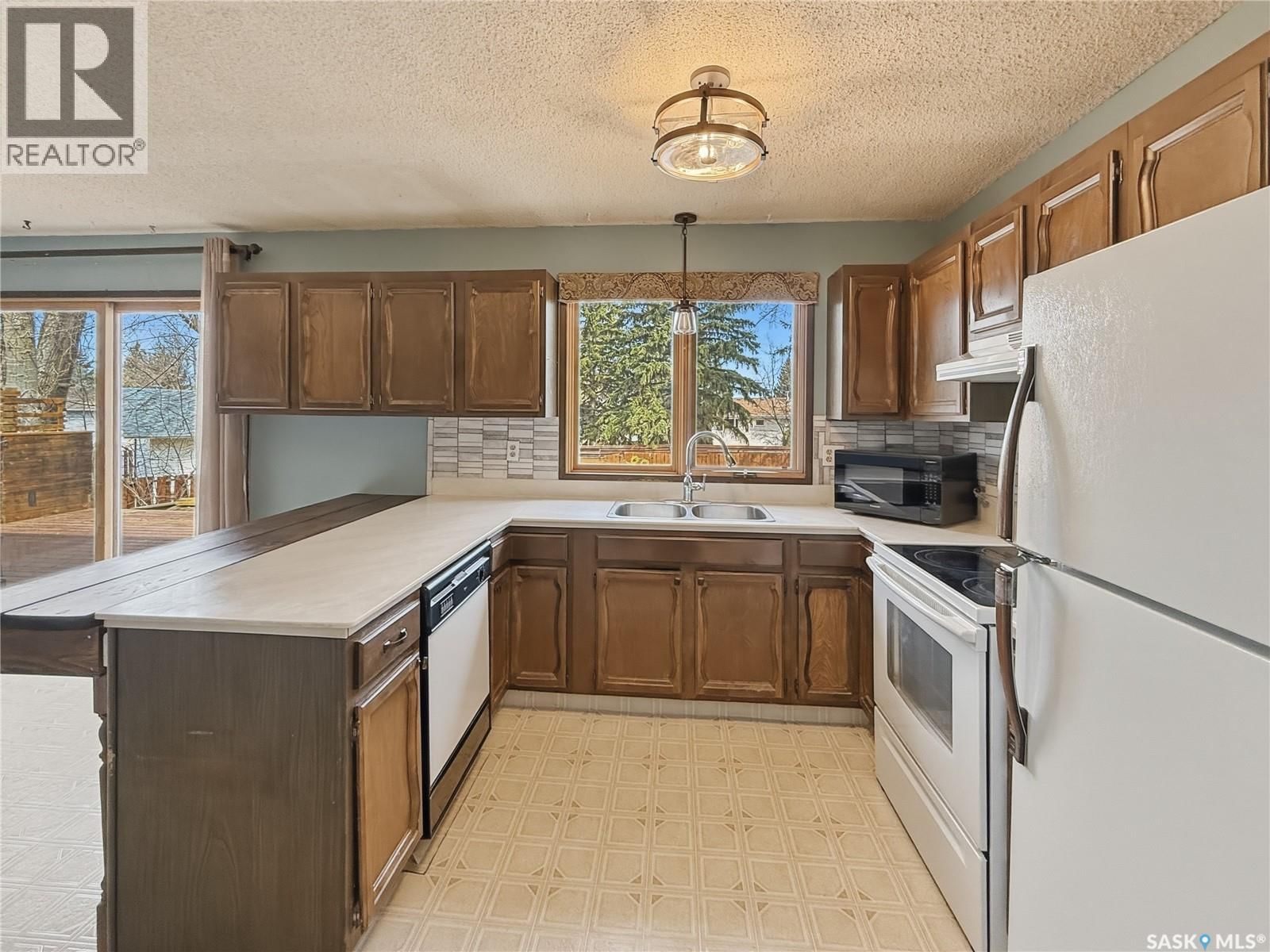 231 ELLIOTT PLACE Image 3