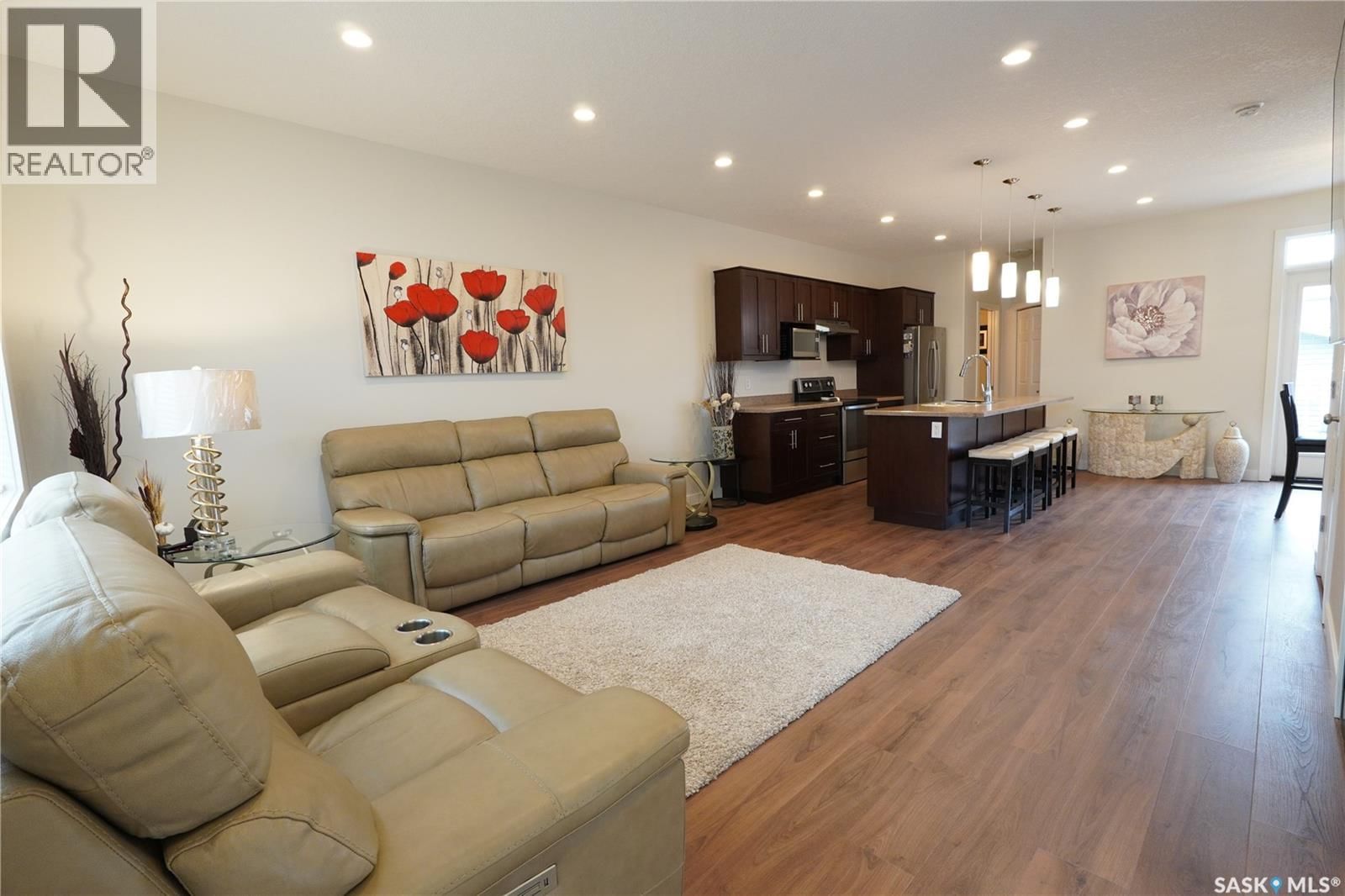 E - 4125 GREEN OLIVE WAY Image 2