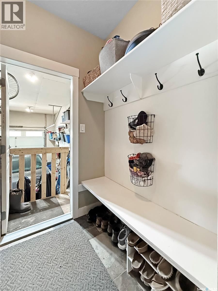 2922 LAKEVIEW DRIVE Image 20