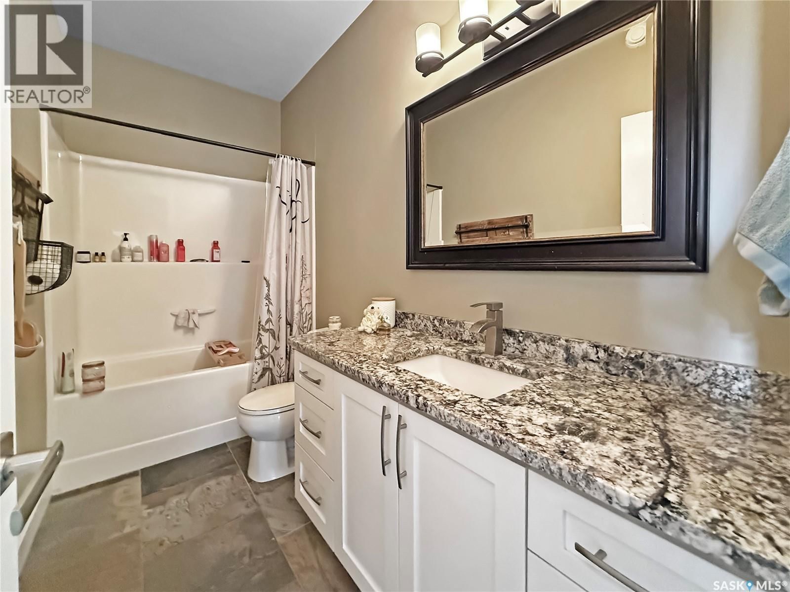 2922 LAKEVIEW DRIVE Image 25