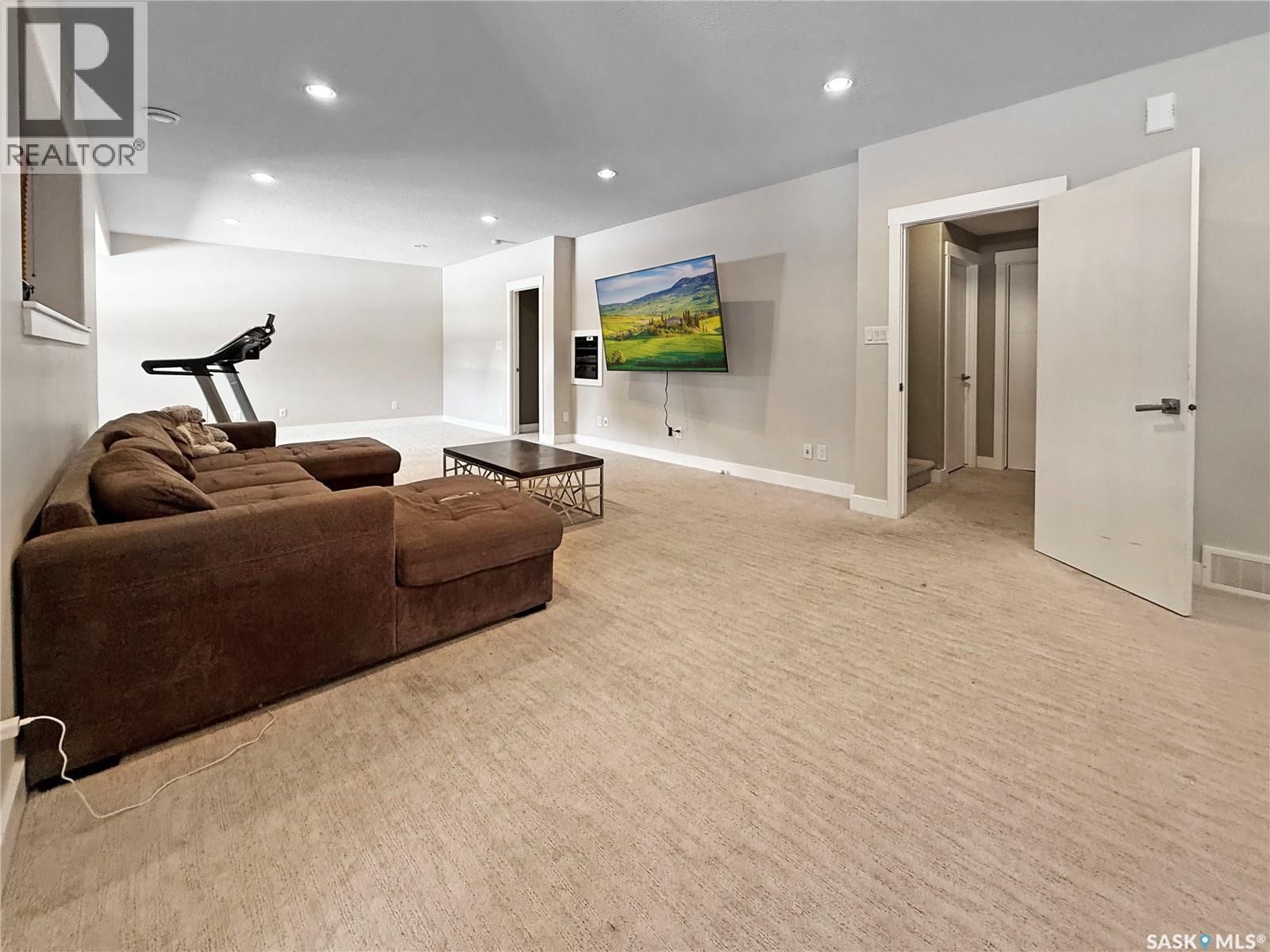 2922 LAKEVIEW DRIVE Image 32