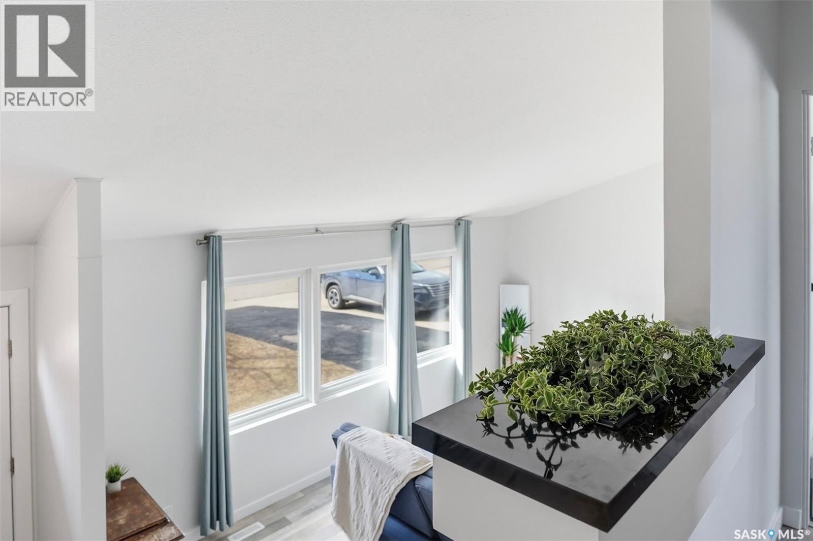 27 LINDSAY DRIVE Image 5