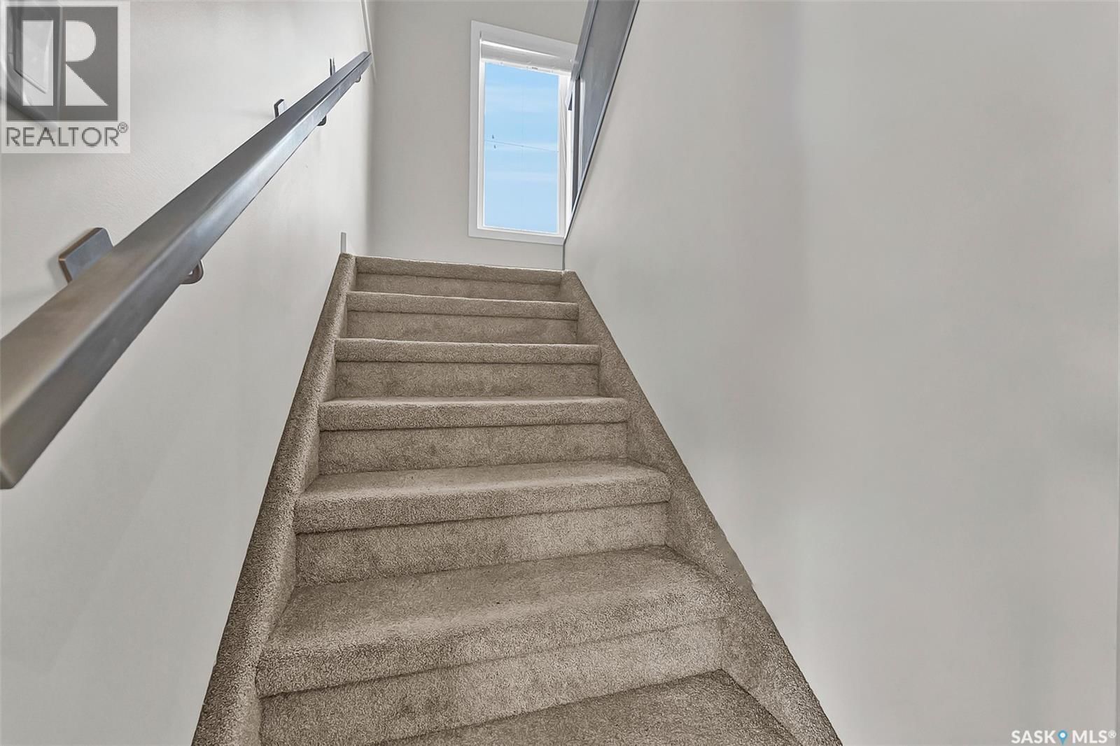 611 PICHLER CRESCENT Image 12