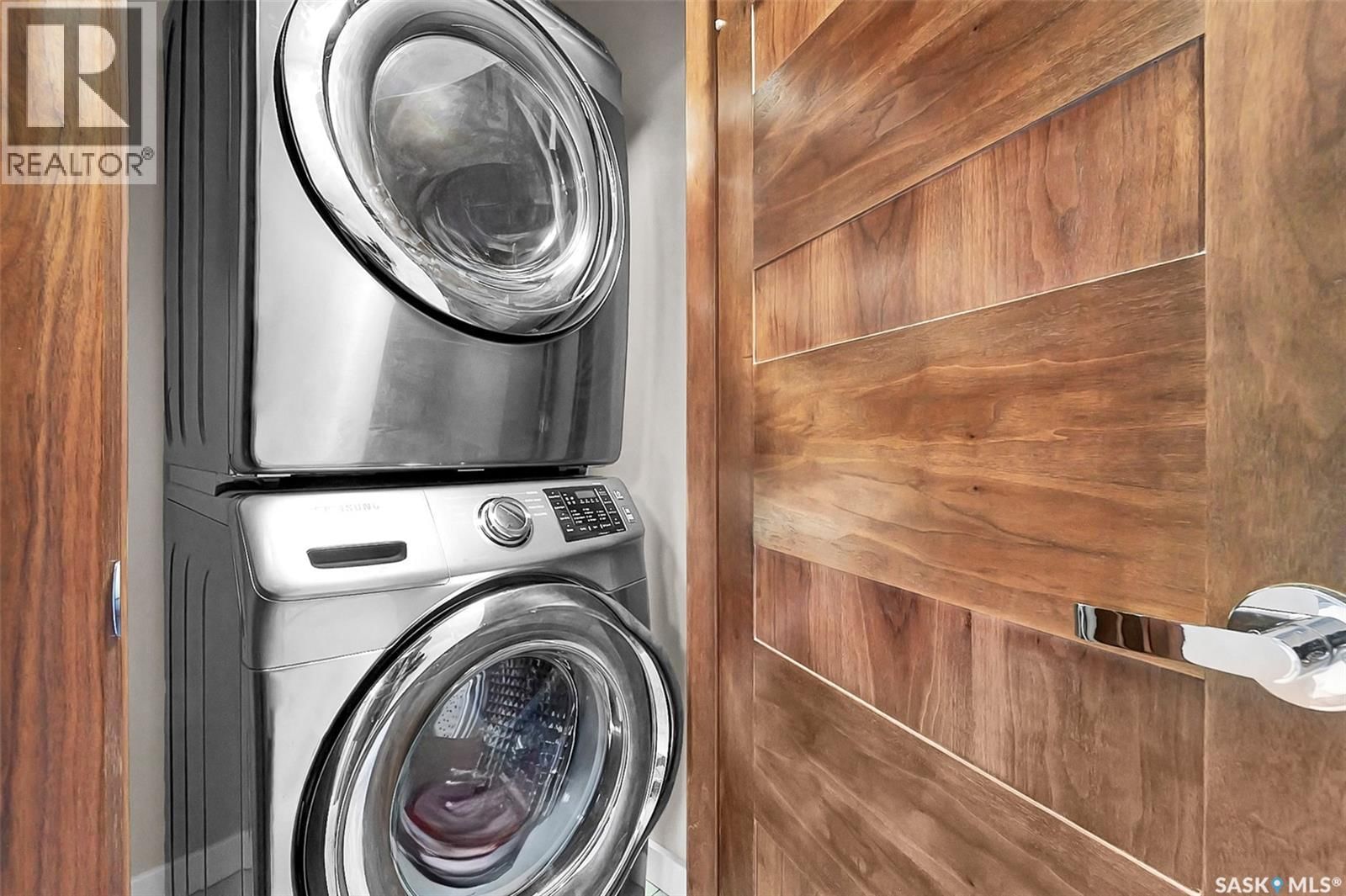 611 PICHLER CRESCENT Image 22