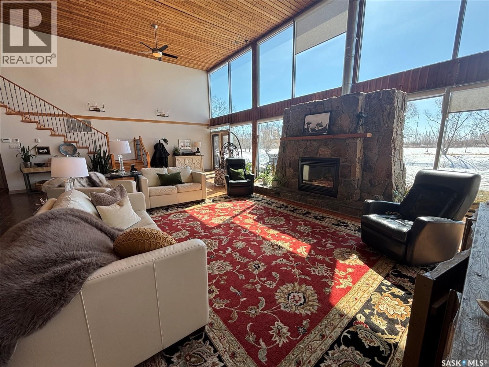 SPRUCE HILL ACREAGE Image 11