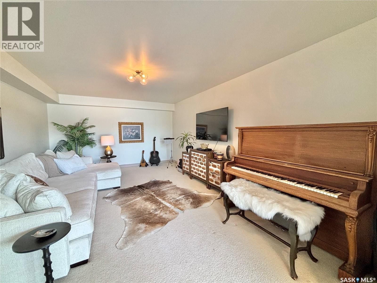 SPRUCE HILL ACREAGE Image 16