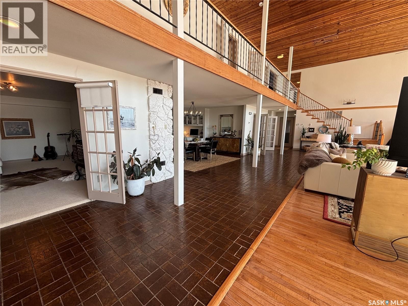 SPRUCE HILL ACREAGE Image 21