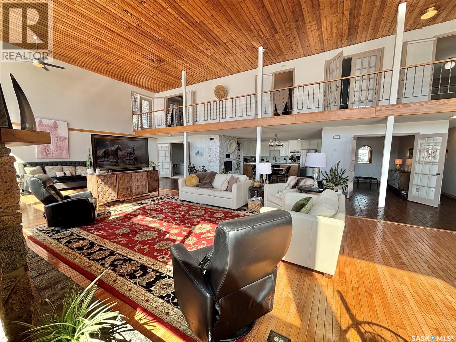 SPRUCE HILL ACREAGE Image 24