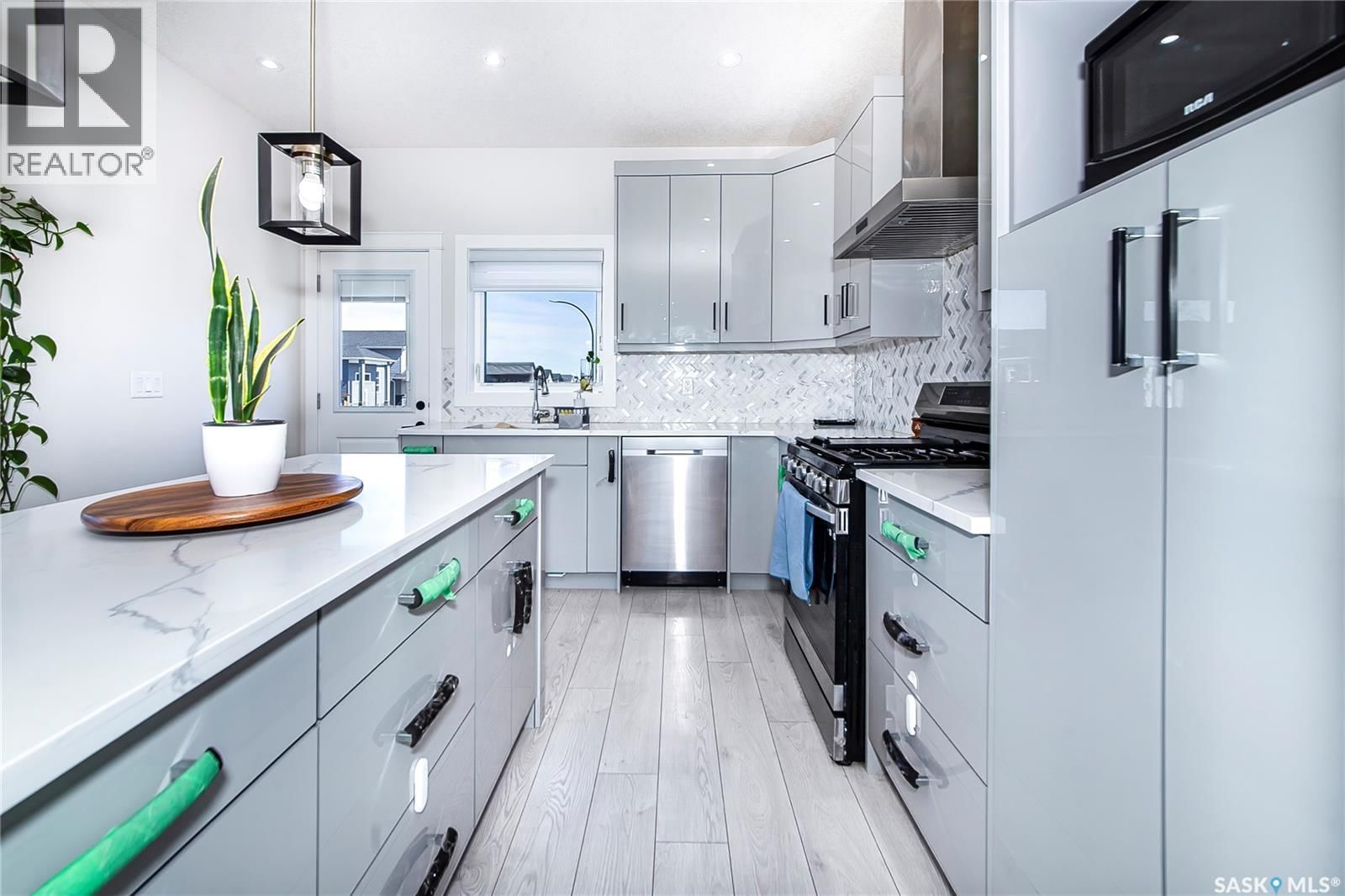 123 MCARTHUR LANE Image 12