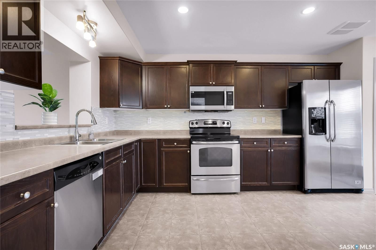 370 CORNISH ROAD Image 13