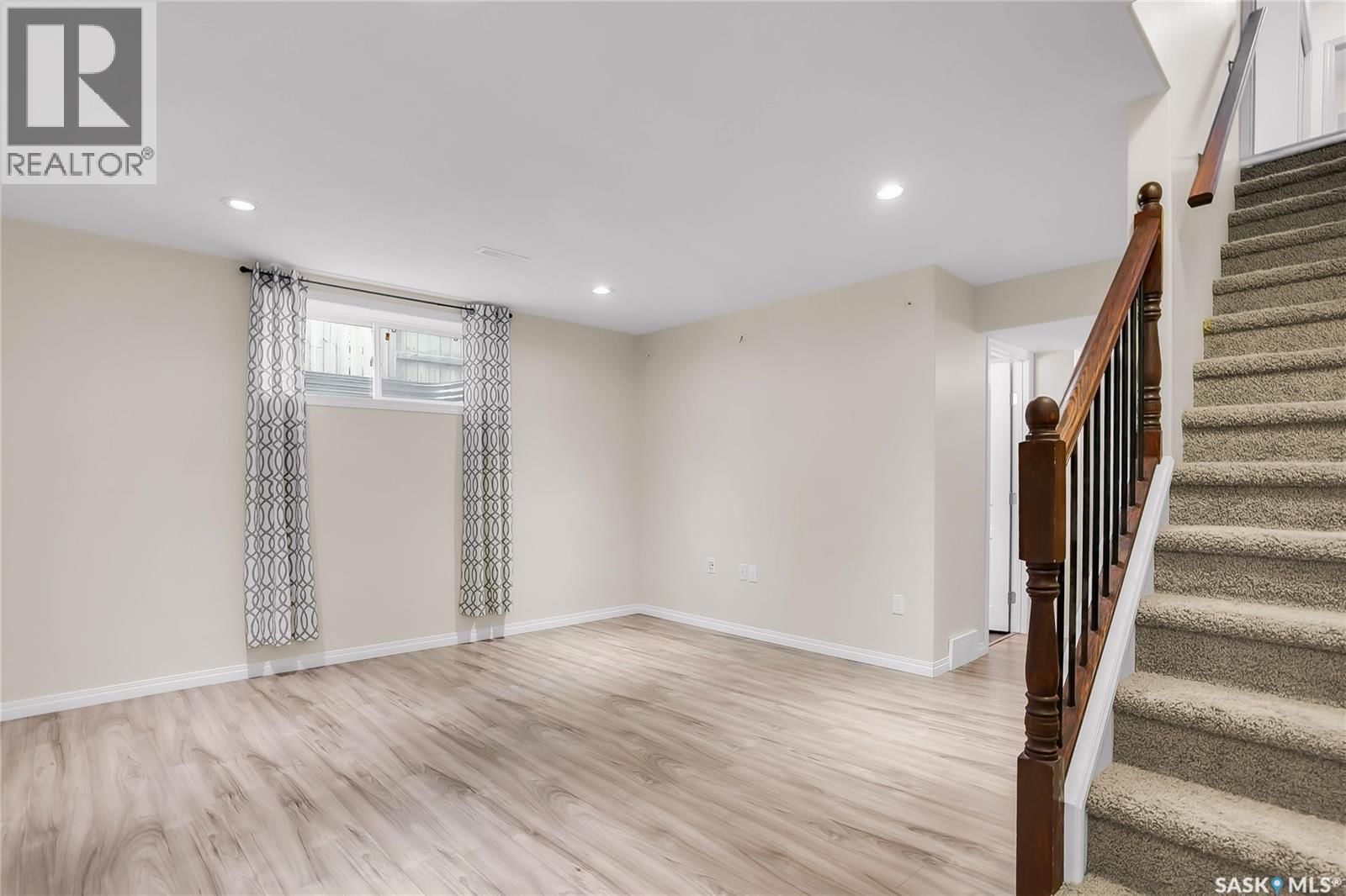 370 CORNISH ROAD Image 30