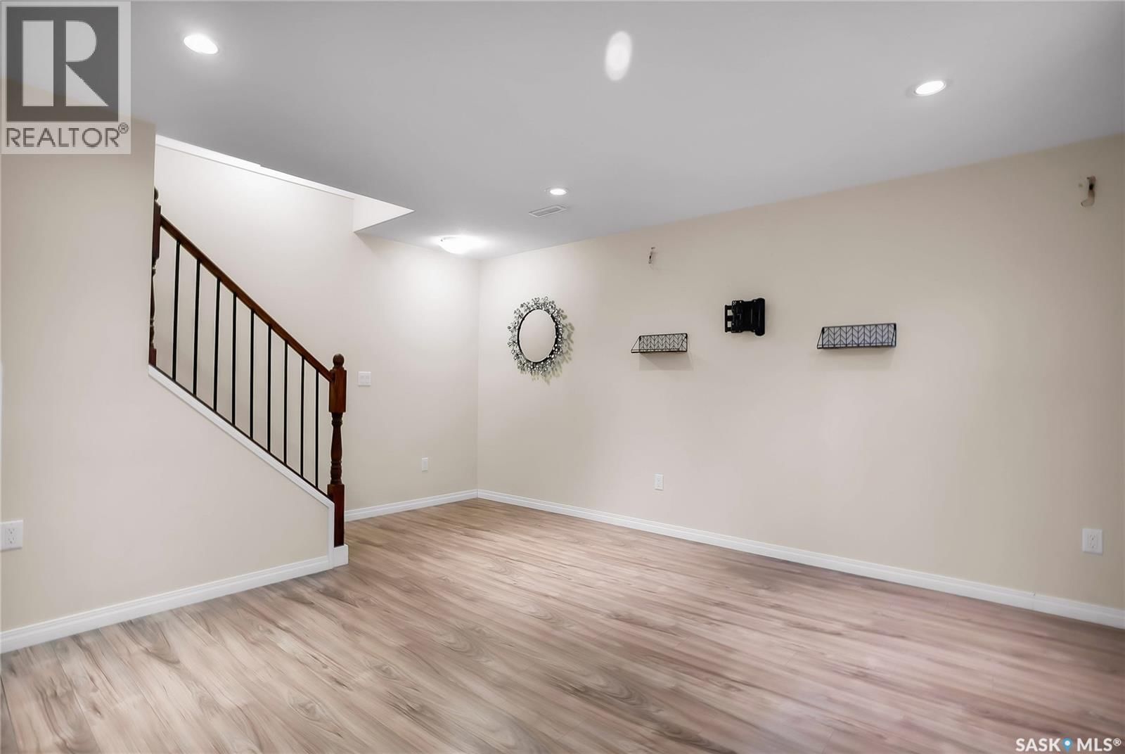 370 CORNISH ROAD Image 33